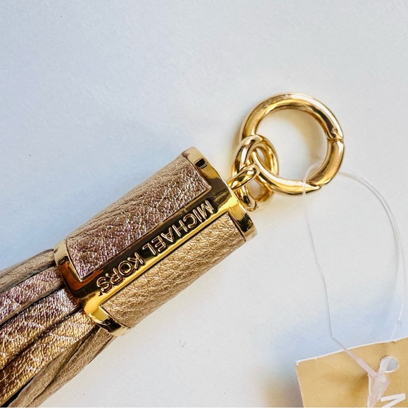 NWT Michael, Michael Kors tassel keychain, charm, gold leather Gift - Picture 3 of 4